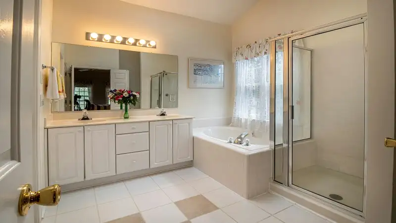 6 Tips to Make Your Bathroom More Spacious